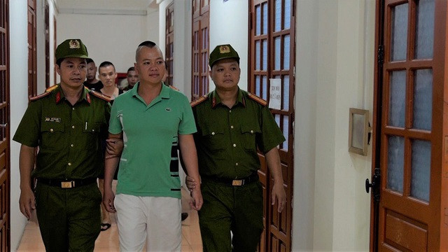 Hòa Bình: Bắt giữ nhóm đối tượng cho vay nặng lãi, hành hung con nợ ảnh 1