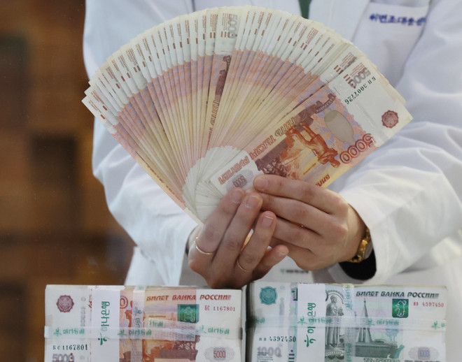 Đồng ruble của Nga tiếp tục đà tăng giá ấn tượng trên thị trường ảnh 1