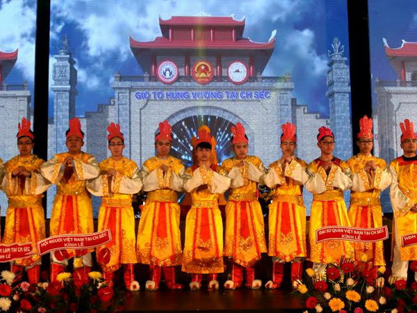 Cộng đồng người Việt tại Séc tổ chức lễ giỗ Tổ Hùng Vương ảnh 2