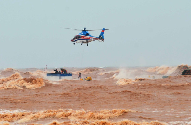 Nhìn lại những sự kiện quan trọng qua Triển lãm ảnh báo chí “Dấu ấn 3” ảnh 1