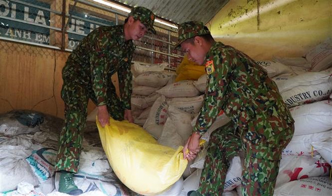 Đồng Tháp: Tăng cường chống buôn lậu khu vực biên giới mùa nước nổi ảnh 2