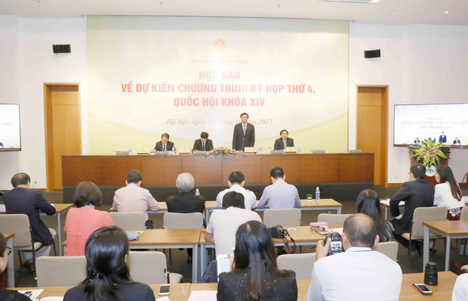 Quang cảnh buổi họp báo về dự kiến chương trình kỳ họp thứ 4, Quốc hội khóa XIV . (Ảnh: Phương Hoa/TTXVN) Thông cáo về khai mạc kỳ họp thứ 4, Quốc hội khóa XIV ảnh 1
