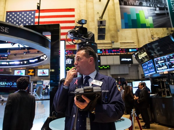 Chờ tín hiệu từ Fed, chứng khoán biến động trái chiều ảnh 1