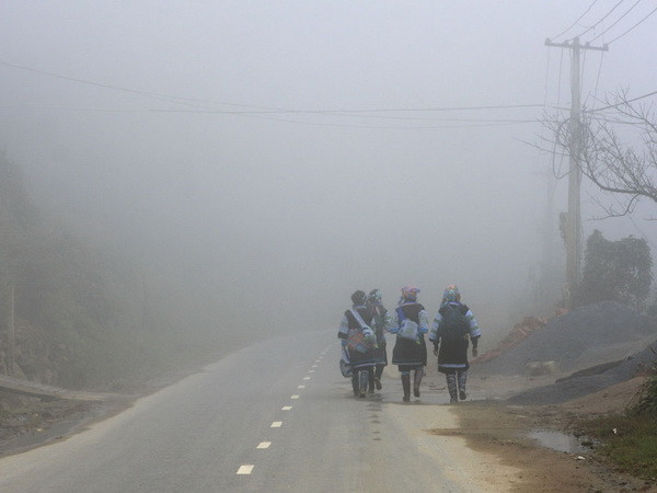 Đêm Giao thừa miền Bắc có mưa nhỏ, Nam và Trung Bộ mát mẻ ảnh 1