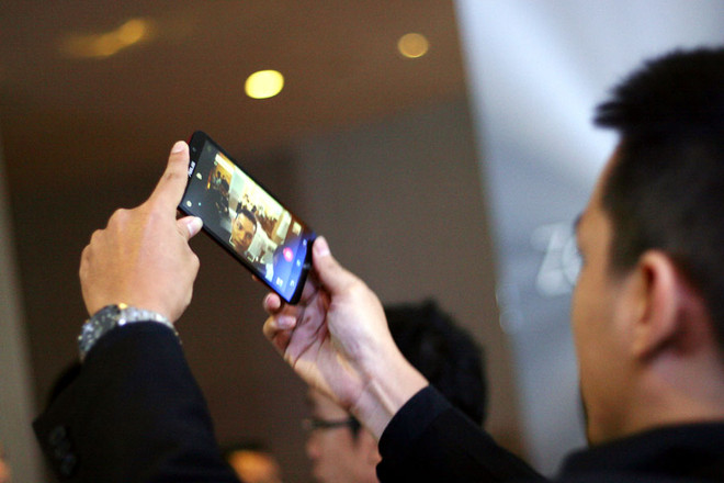 ASUS rầm rộ đưa loạt ZenFone 2 lên kệ, giá từ 4,590 triệu đồng ảnh 2