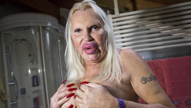 Ngỡ ngàng hình ảnh người phụ nữ chuyển giới để trở nên ‘hoàn hảo’ ảnh 1