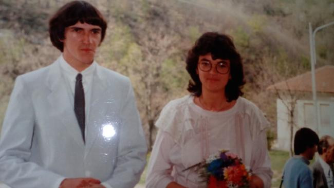 Ngỡ ngàng hình ảnh người phụ nữ chuyển giới để trở nên ‘hoàn hảo’ ảnh 2