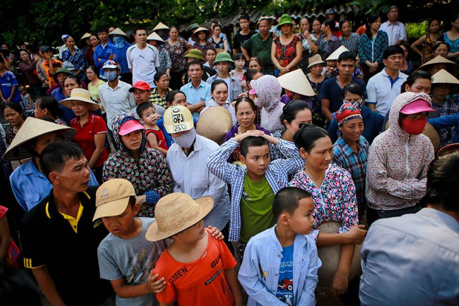 Người thân nghẹn ngào đón Đại tá Trần Quang Khải về với đất Mẹ ảnh 8