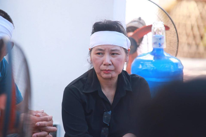 Người thân ngóng chờ linh cữu của đại tá Trần Quang Khải về quê ảnh 7