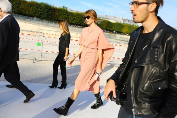 Mãn nhãn ngắm các tín đồ thời trang trên đường phố Paris ảnh 15