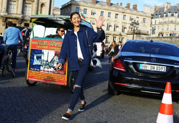 Mãn nhãn ngắm các tín đồ thời trang trên đường phố Paris ảnh 12