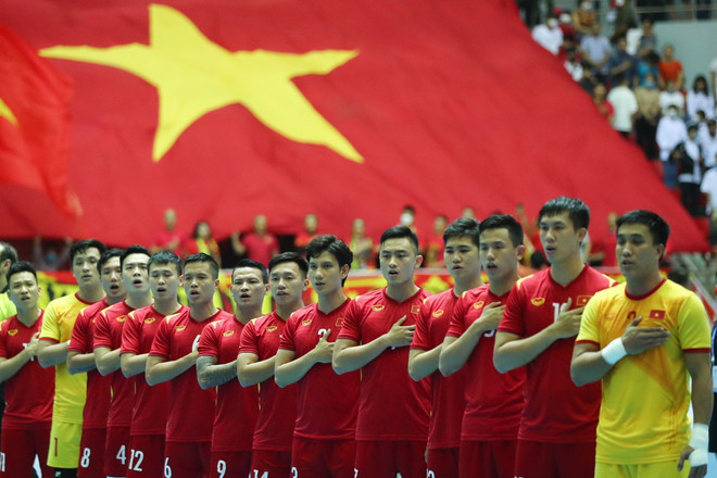Đội tuyển futsal nam Việt Nam. (Ảnh: Hoàng Linh/TTXVN) Việt Nam cùng bảng với Nhật Bản ở vòng chung kết Futsal châu Á ảnh 1