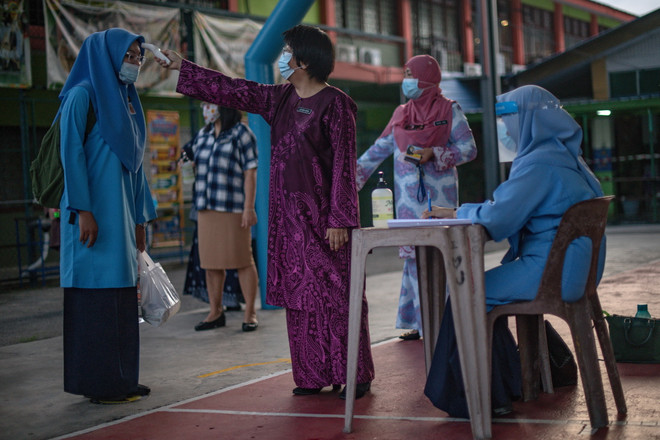 Malaysia ghi nhận ca tử vong trẻ nhất do dịch bệnh COVID-19 ảnh 1