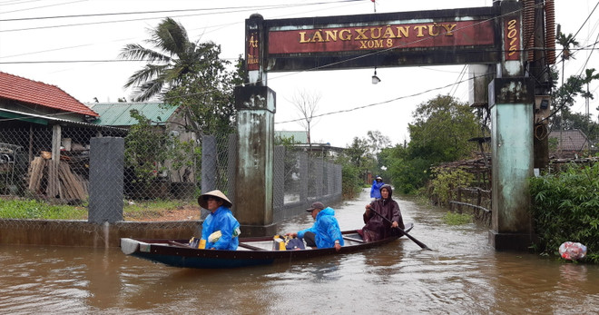 Thừa Thiên-Huế: Chủ động sơ tán, xem xét cho học sinh nghỉ vì mưa lũ ảnh 1