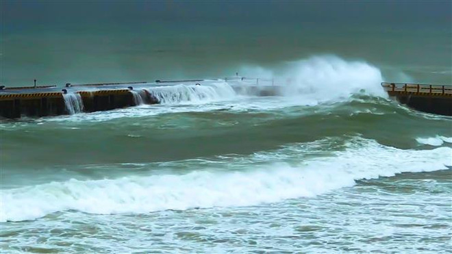 Bão số 9 làm một người chết cùng thiệt hại tài sản tại các địa phương ảnh 1