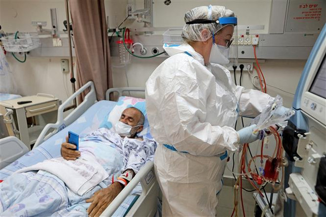 "Máu an toàn" và hệ lụy của thông tin sai lệch về vaccine COVID-19 ảnh 1