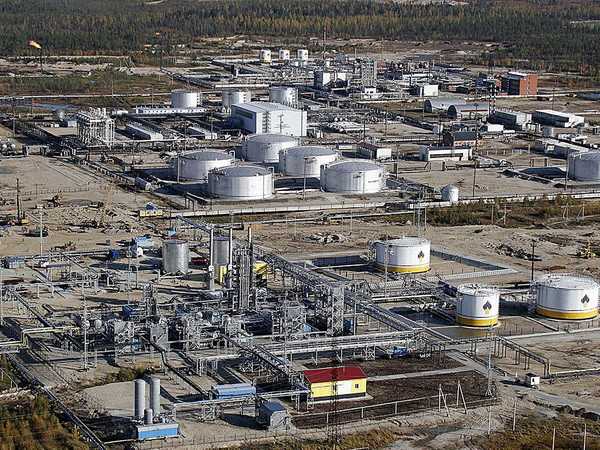 Kết thúc năm 2014, giá dầu giảm xuống mức thấp nhất trong 6 năm ảnh 1