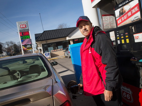 Giá dầu giảm sau khi OPEC quyết định duy trì sản lượng ở mức cao ảnh 1