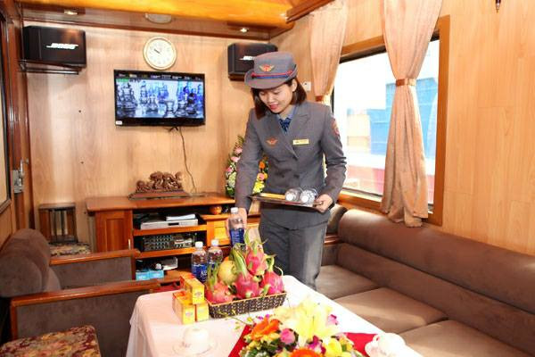 Đường sắt kéo ‘thượng đế’ lại với tàu ‘5 sao’, suất ăn hàng không ảnh 2