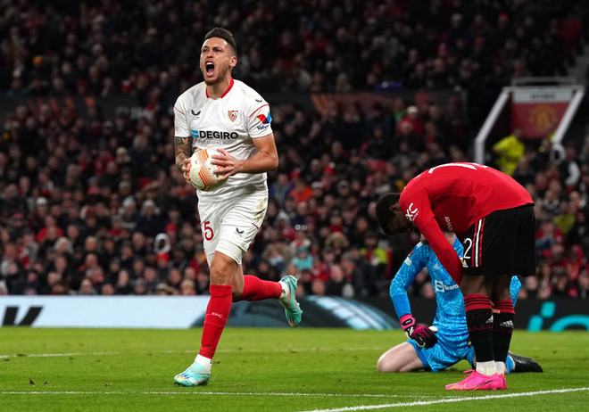 Sevilla có hai bàn ở những phút cuối trận. (Nguồn: Getty Images) Manchester United đánh rơi chiến thắng bởi hai bàn phản lưới nhà ảnh 3
