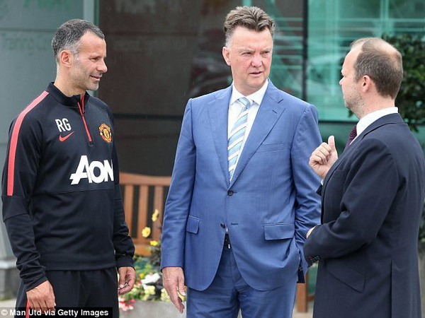 Chuyển nhượng 17/7: Arsenal thêm "bom tấn," van Gaal gây sốc ảnh 2