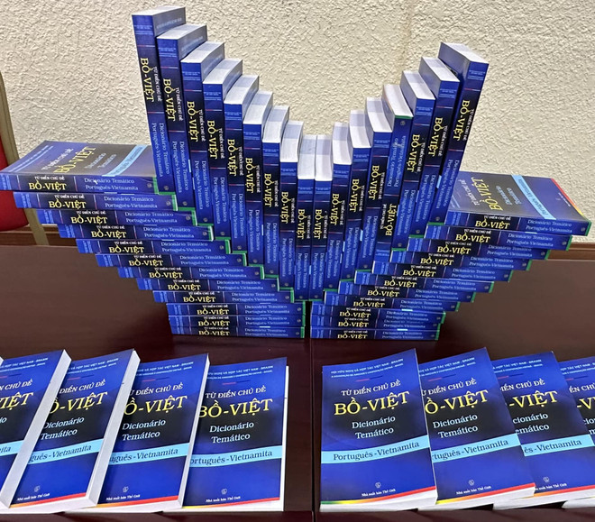 Ra mắt cuốn Từ điển chủ đề Bồ Đào Nha-Việt Nam tại Hà Nội ảnh 2