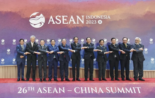 Thủ tướng dự các hội nghị ASEAN với Trung Quốc, Hàn Quốc, Nhật Bản ảnh 1