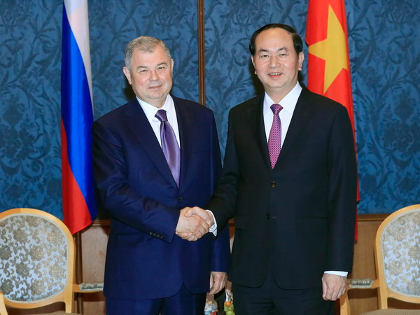 Chủ tịch nước Trần Đại Quang tiếp Thống đốc vùng Kaluga A.D Artomanov. (Ảnh: Nhan Sáng/TTXVN) Chủ tịch nước: VietsovPetro là biểu tượng của sự hợp tác Việt-Nga ảnh 1