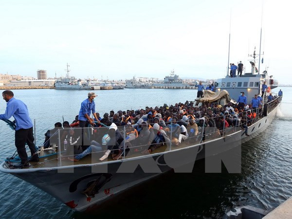 Chìm thuyền ngoài khơi Libya, hàng chục người di cư mất tích ảnh 1