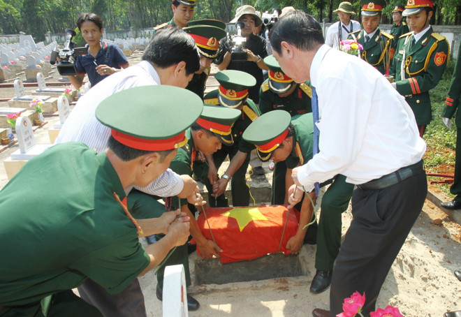 Quảng Trị tổ chức lễ truy điệu và an táng 14 hài cốt liệt sỹ ảnh 1