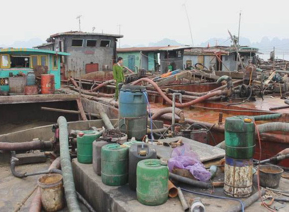 Phạt hơn 300 triệu đồng đối với chủ 12 phương tiện hút cát trái phép ảnh 1