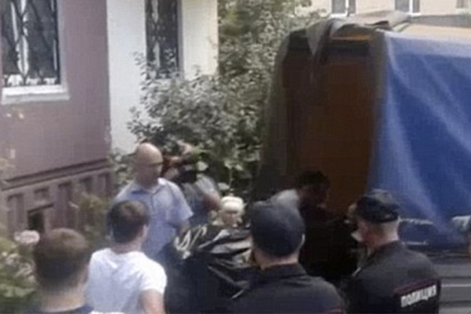 Kinh hoàng vụ thảm sát giết vợ, mẹ và 6 đứa con rồi xẻ xác ảnh 1