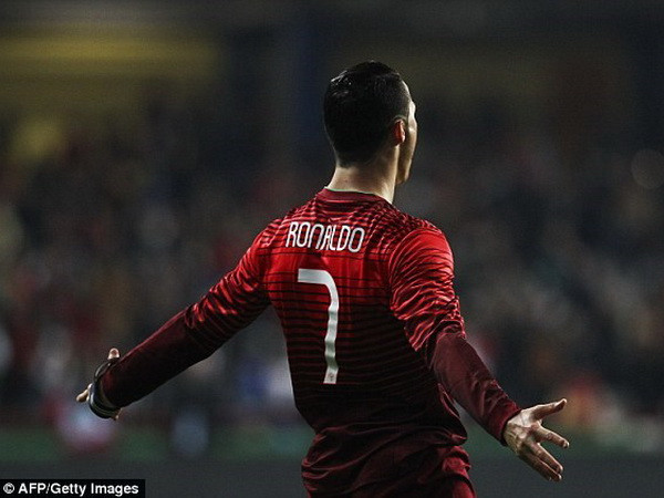 Tin vắn 6/3: Messi lại nôn khan, tuyển Anh bị mỉa mai ảnh 3