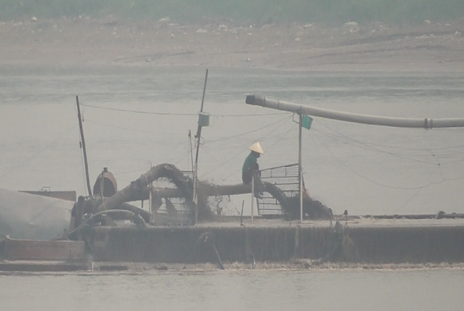 Bài 2: Sông Hồng bị 'cát tặc' xâm hại: Trách nhiệm thuộc về ai? ảnh 5