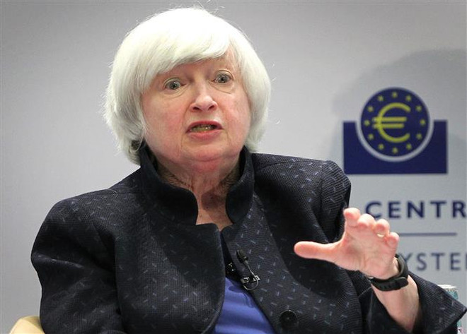 Bà Janet Yellen, khi đang giữ chức Chủ tịch Fed, phát biểu tại một hội nghị ở Frankfurt, Đức ngày 14/11/2017. (Ảnh: AFP/TTXVN) Bộ trưởng Tài chính Mỹ hối thúc quốc hội nâng mức trần nợ ảnh 1