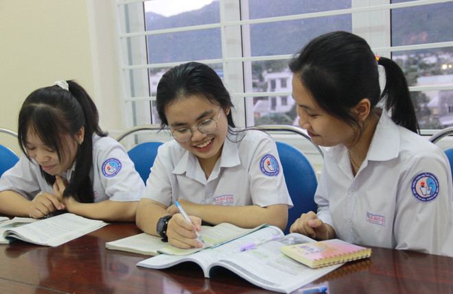 Khánh Hòa: Trên 700 tỷ đồng chuẩn bị cơ sở vật chất, thiết bị dạy học ảnh 1