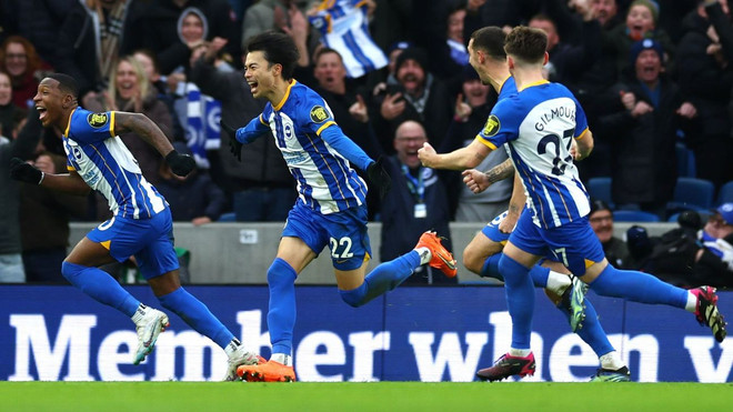 Kaoru Mitoma (giữa) giúp Brighton biến Liverpool thành cựu vương. (Nguồn: Getty Images) FA Cup: Brighton & Hove Albion biến Liverpool thành cựu vương ảnh 1