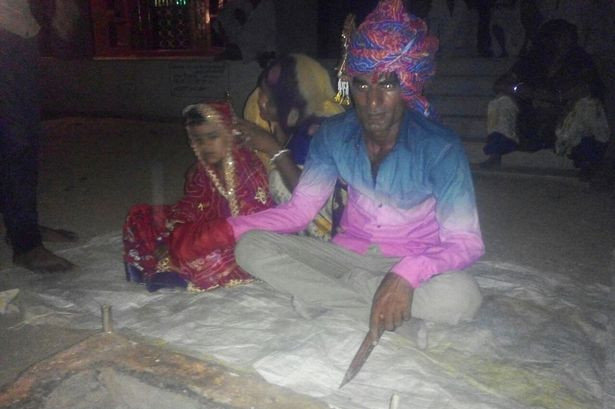 Ngỡ ngàng trước những hình ảnh chụp tại đám cưới cô dâu 6 tuổi ảnh 2