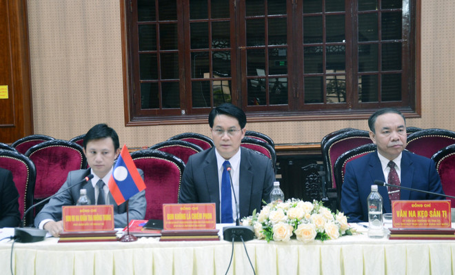 Ông Bounkhong Lachiemphone, Bí thư, Tỉnh trưởng tỉnh Oudomxay phát biểu tại buổi làm việc.( Ảnh: Thanh Tuấn/TTXVN) ttxvn_doan_dai_bieu_tinh_u_dom_xay_lao_tham_va_lam_viec_tai_ha_nam_3.jpg