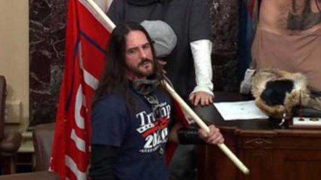 Mỹ: Đối tượng thứ 2 nhận tội liên quan vụ bạo loạn tại trụ sở Quốc hội ảnh 1