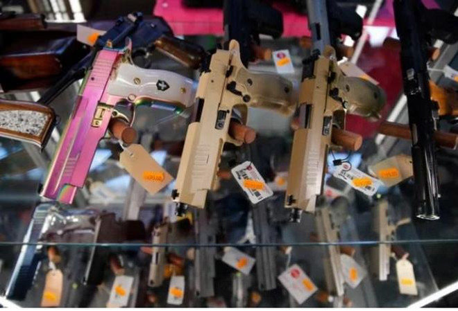 Thụy Sĩ: Các cửa hàng bán súng siết chặt an ninh sau loạt vụ trộm súng ảnh 1