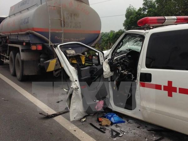 Bến Tre: Xe cấp cứu gây tai nạn khiến 1 người tử vong tại chỗ ảnh 1