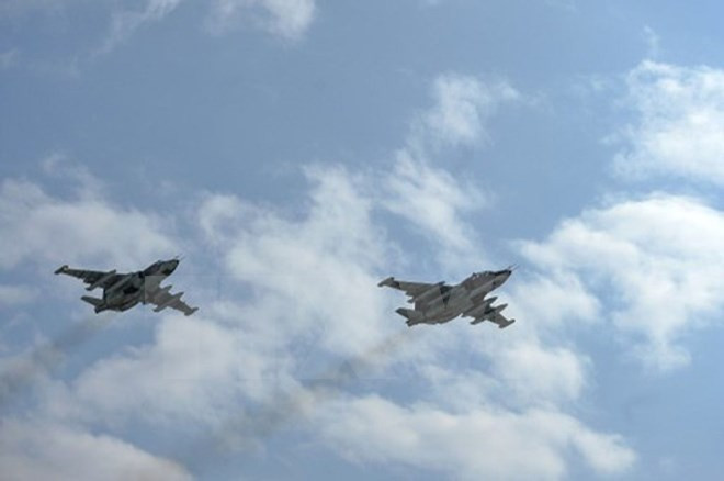 Máy bay cường kích Su-25 trong một cuộc diễn tập. (Nguồn: Sputnik/AFP/TTXVN) Mỹ lo ngại khả năng Nga xâm nhập khu vực Baltic khi tập trận ảnh 1