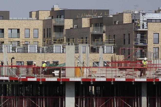 Brexit khiến ngành xây dựng Anh sẽ mất hơn 175.000 lao động EU ảnh 1