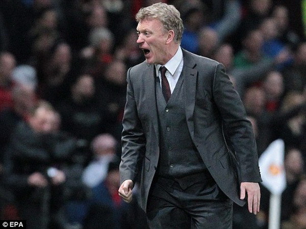 Moyes nổi điên với trọng tài "người nhà" Howard Webb ảnh 1