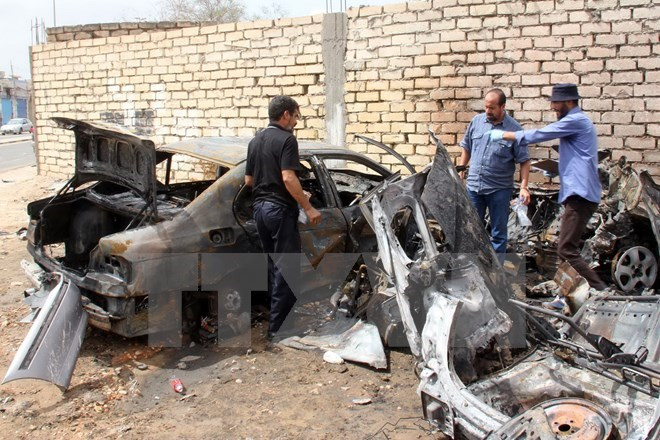 Đánh bom trạm kiểm soát ở Tripoli, hơn 20 người thương vong ảnh 1