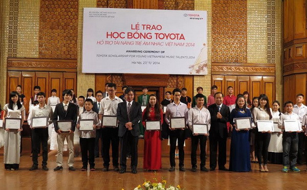 Toyota Việt Nam trao 85 suất học bổng tài năng âm nhạc Việt Nam ảnh 1