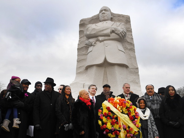 Nước Mỹ rung chuông tưởng nhớ mục sư Martin Luther King ảnh 1