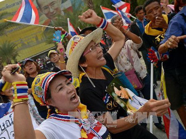 Tòa án Thái Lan phê chuẩn lệnh bắt thủ lĩnh biểu tình ảnh 1