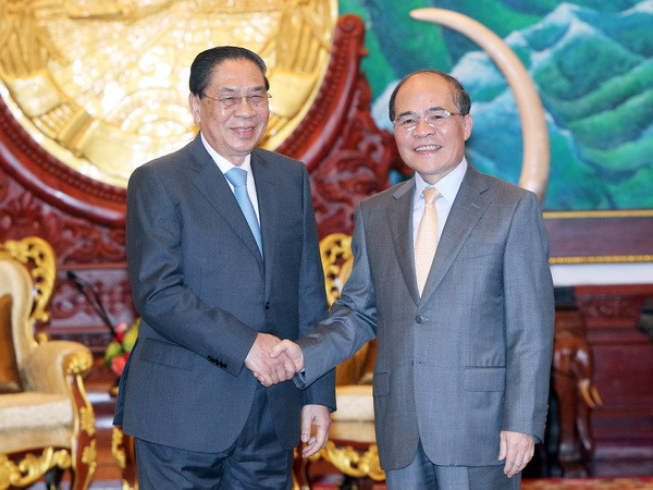 Chủ tịch Quốc hội chào xã giao Tổng Bí thư, Chủ tịch nước Lào ảnh 1